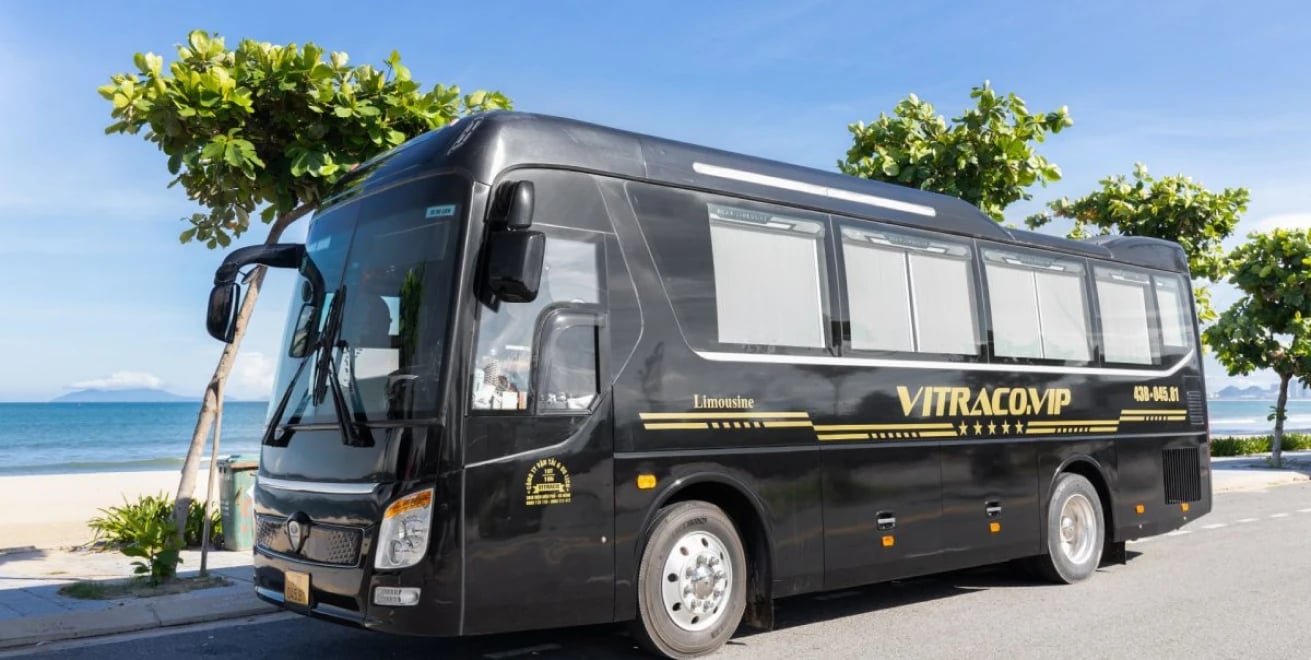 Univer Limousine 20 ghế