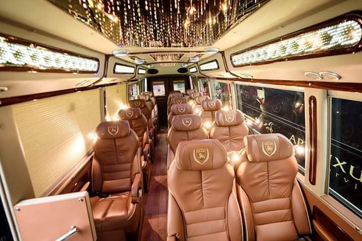 Thuê xe Limousine 19 chỗ 