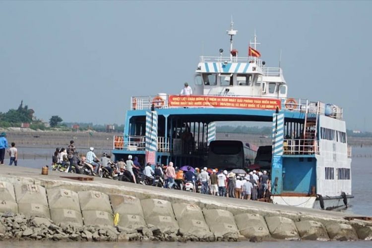 Thuê xe Limousine đi phà Gót