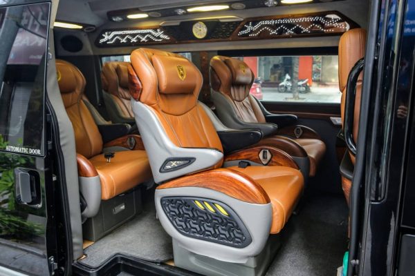 Thuê xe limousine 9 chỗ đi Thung Nai
