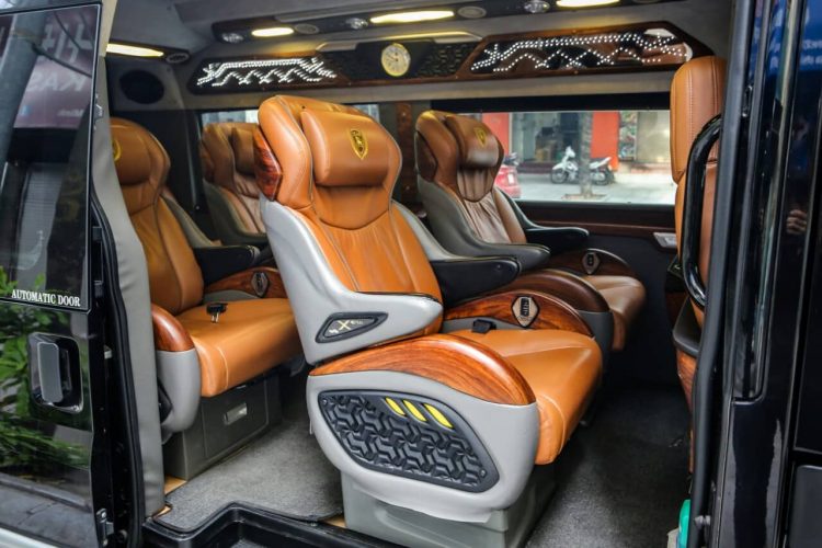 Giá thuê xe limousine 9 chỗ