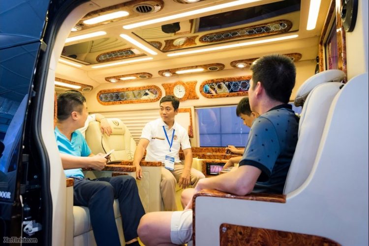 Thuê xe limousine Hà Nội Thanh Hóa đón tại nhà