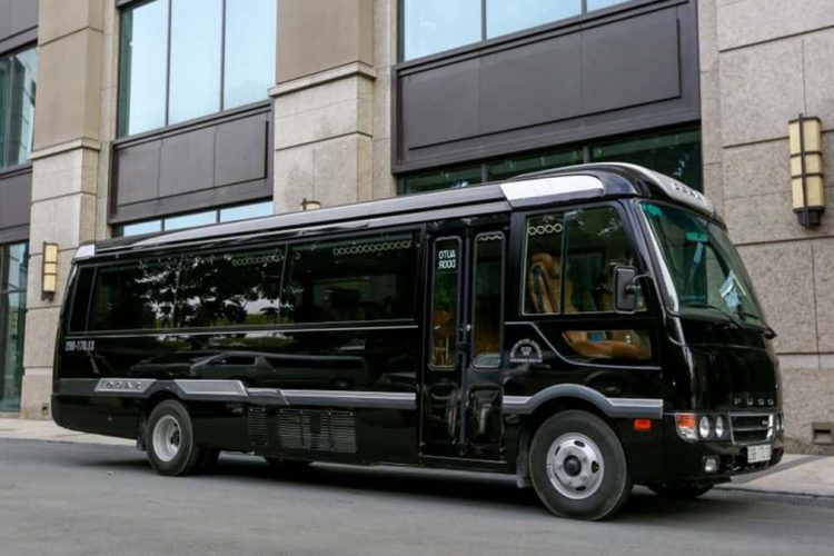 Dịch vụ thuê xe limousine 16 chỗ tại Hà Nội