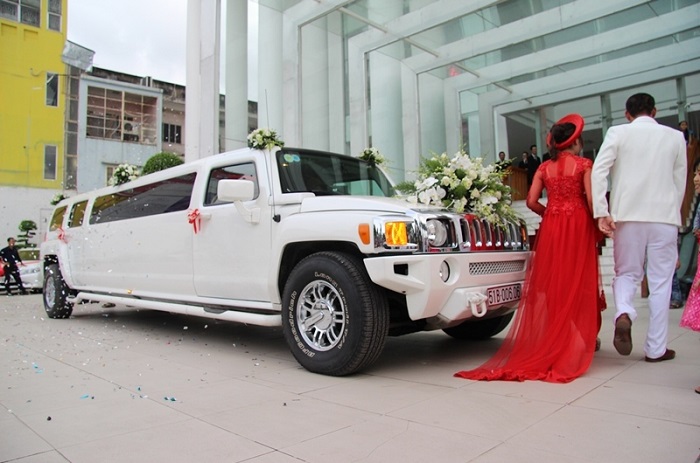 Dịch vụ thuê xe limousine đám cưới