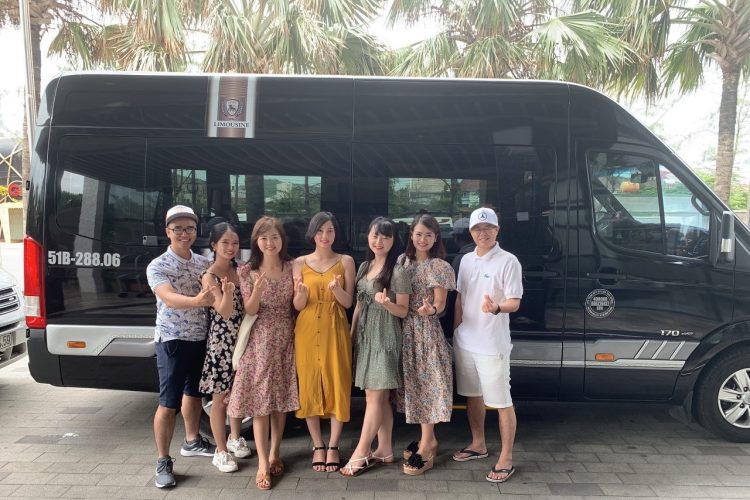 Cho thuê xe Limousine đi biển Nhật Lệ Quảng Bình