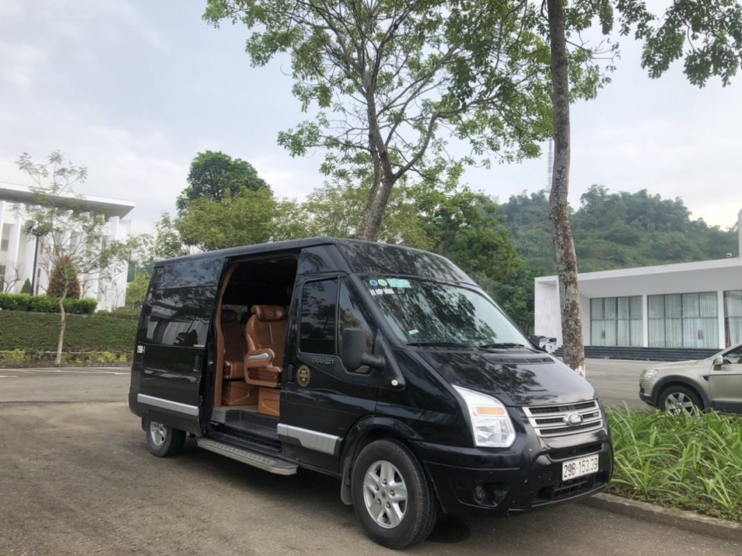 Dịch vụ cho thuê xe Limousine đi biển Nhật Lệ Quảng Bình