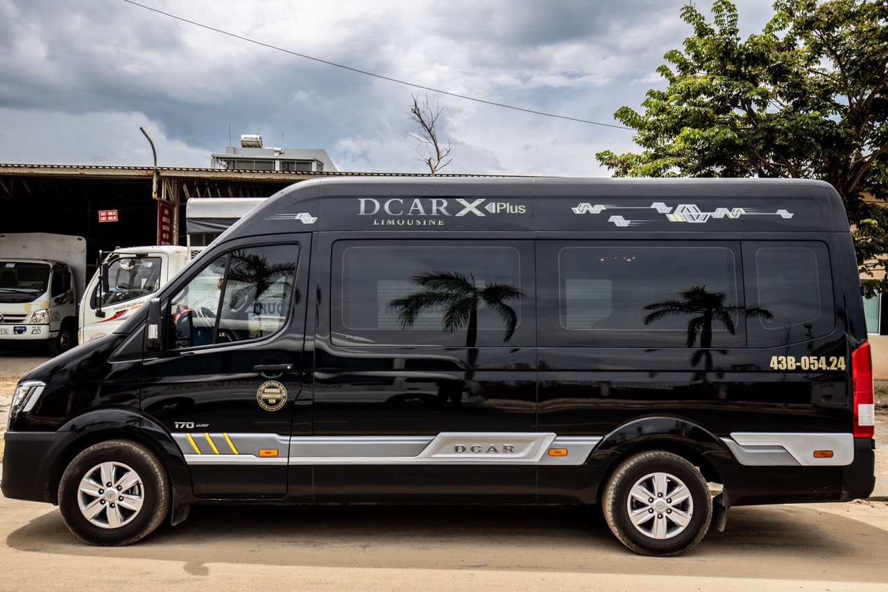 Dịch vụ cho thuê xe Limousine Hà Nội cao cấp đi du lịch giá ưu đãi