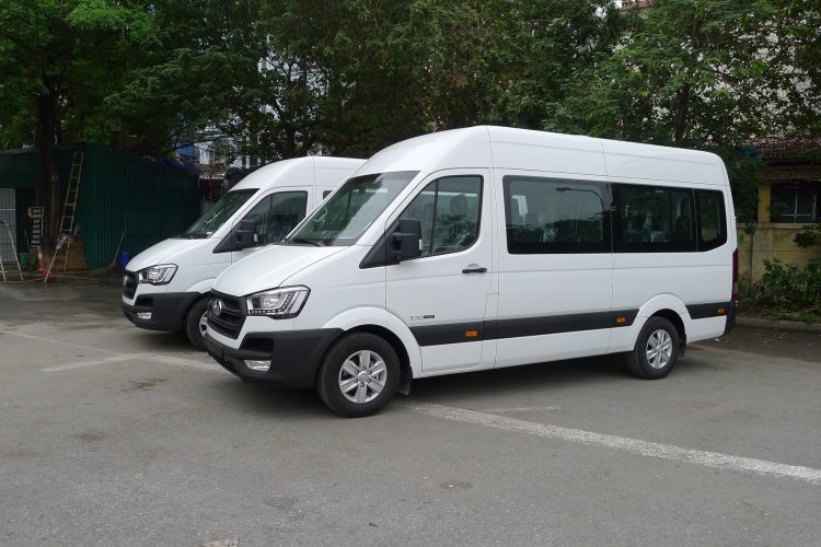 [2023] Bảng giá cho thuê xe 16 chỗ rẻ nhất ở Hà Nội