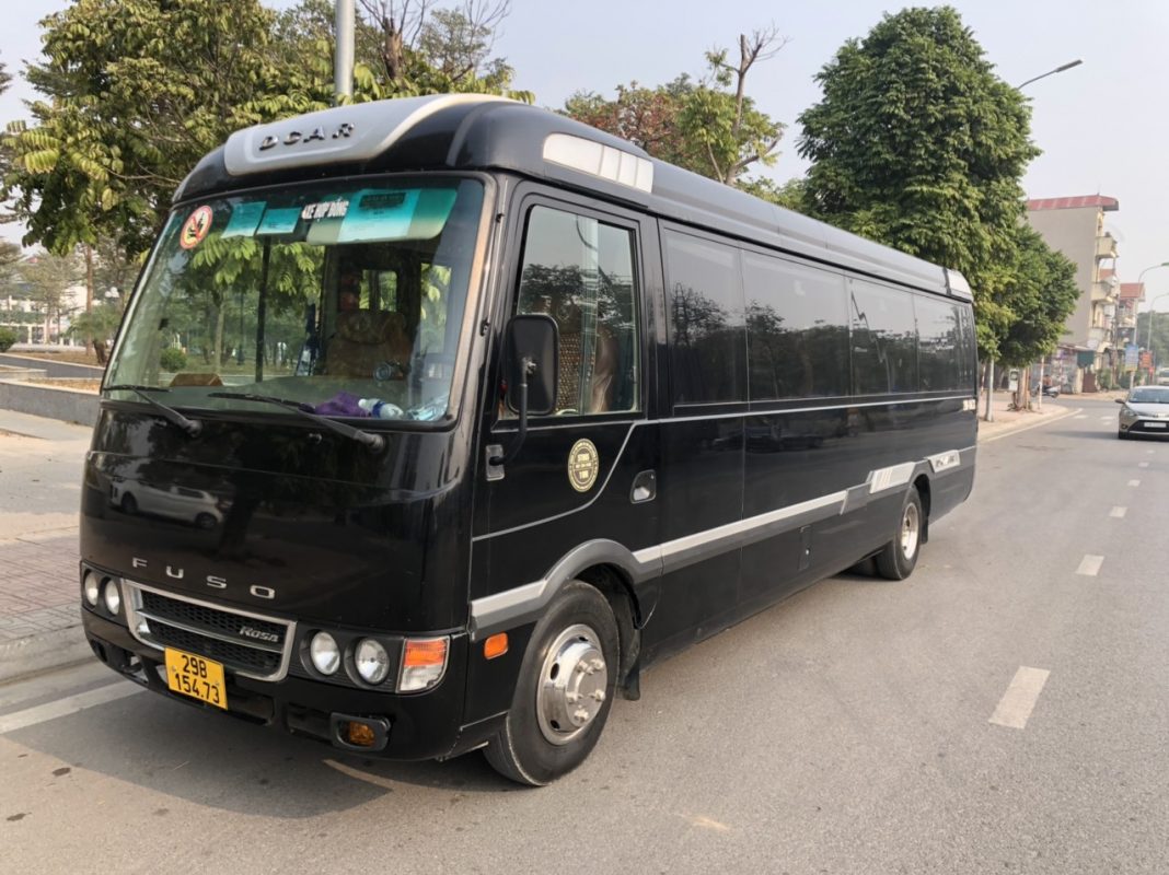 Asia Limousine cung cấp dịch vụ cho thuê xe limousine Fuso 16 chỗ tại Hà Nội chất lượng 2023