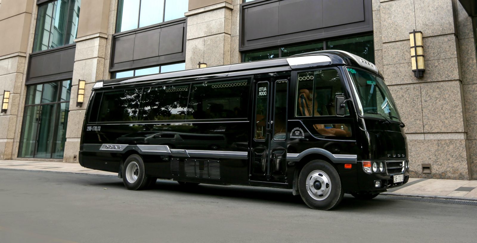 Asia Limousine cung cấp dịch vụ cho thuê xe Limousine 19 Chỗ AutoKingdom đầu năm 2023