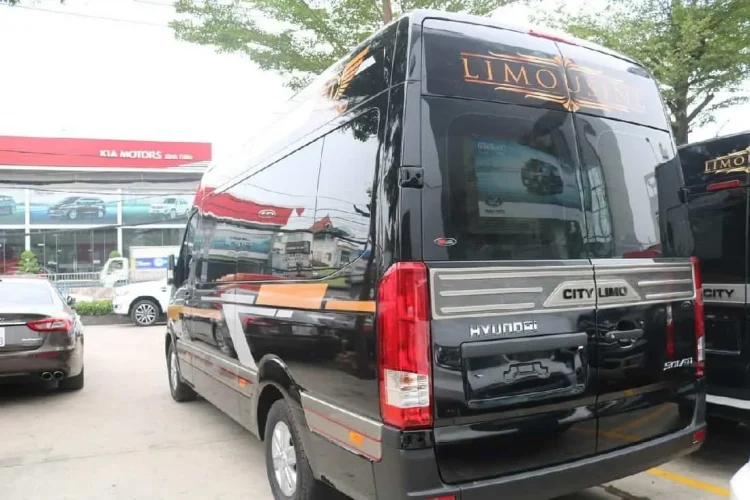 BẢNG GIÁ CHO THUÊ XE HYUNDAI SOLATI LIMOUSINE 12 CHỖ