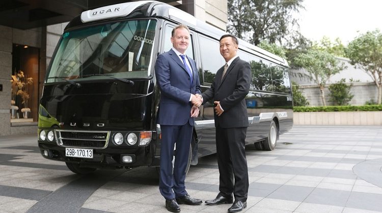 Thuê xe fuso Limousine 19 chỗ đi Sapa