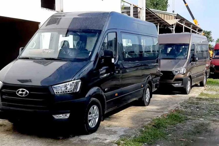 Bảng Giá Thuê Xe Limousine 9-10-12-19 Chỗ Mới Nhất 2023
