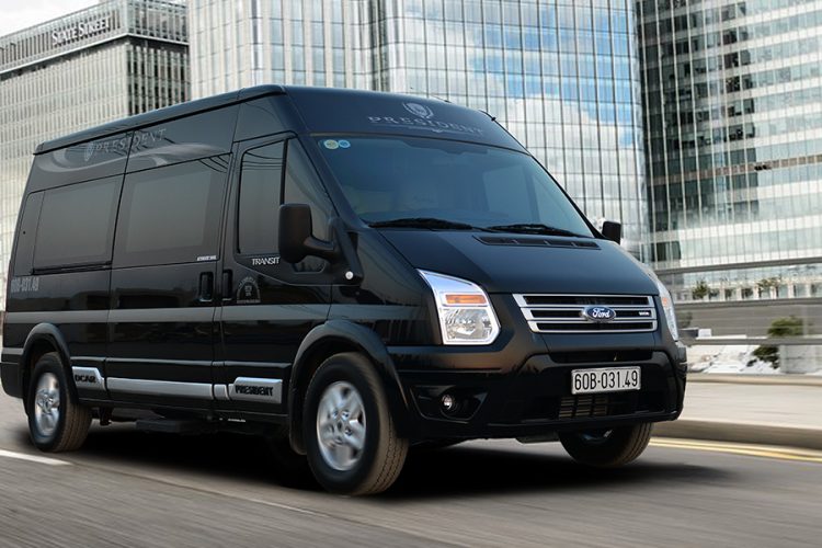 Cho thuê xe VIP Dcar Limousine 9 chỗ