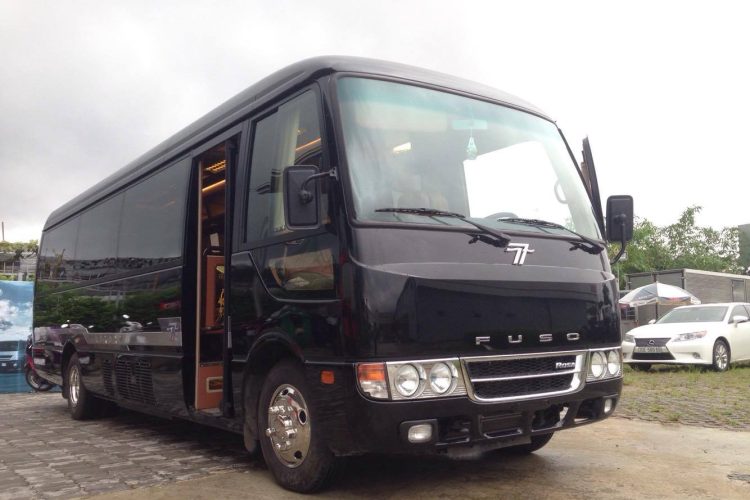 Thuê xe Fuso Limousine 19 chỗ Hà Nội đi Yên Bái