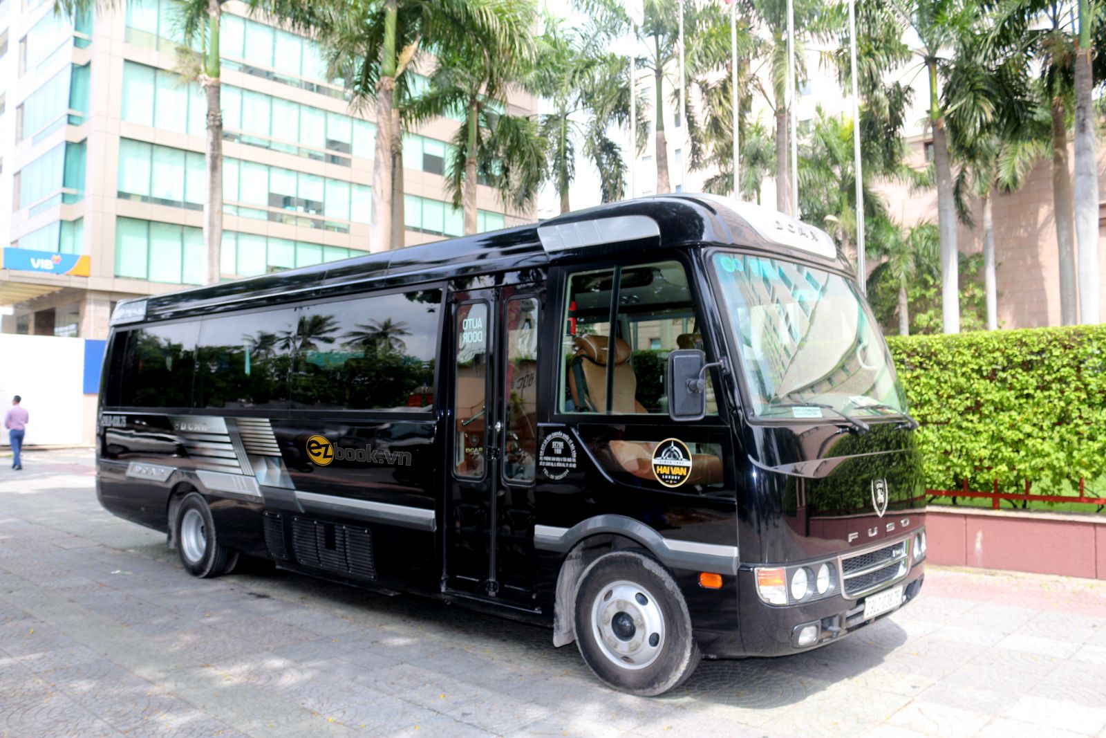 Dịch vụ thuê xe Fuso Limousine Hà Nội đi Hà Giang tháng 8