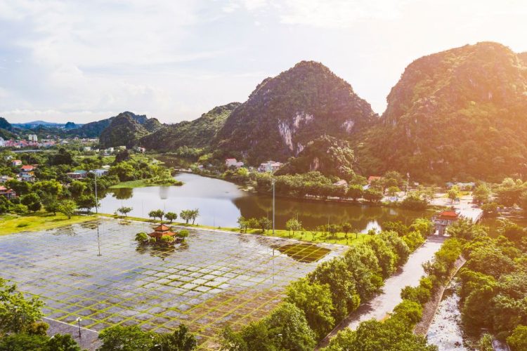 Giá thuê xe Limousine Hà Nội đi Ninh Bình 2 ngày 1 đêm