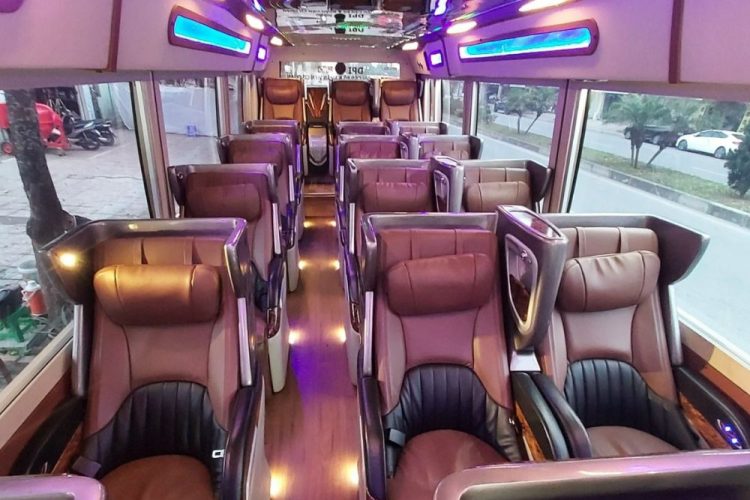 Thuê xe limousine Univer 19 chỗ