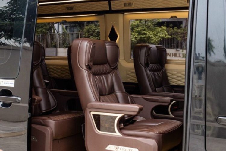 Xe Limousine 9 Ghế Và Xe Carnival