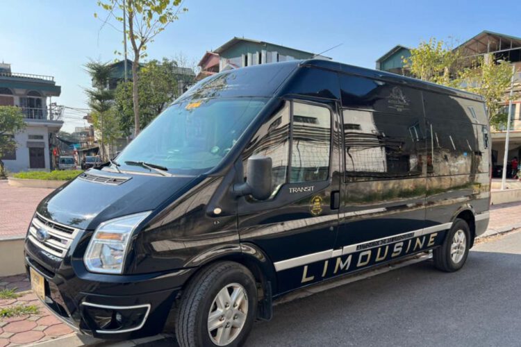 limousine 9 chỗ