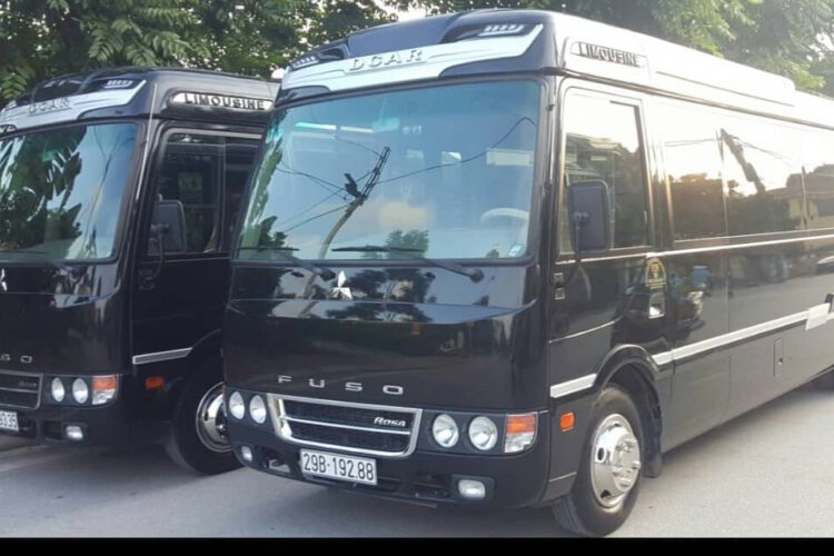 limousine 9 chỗ