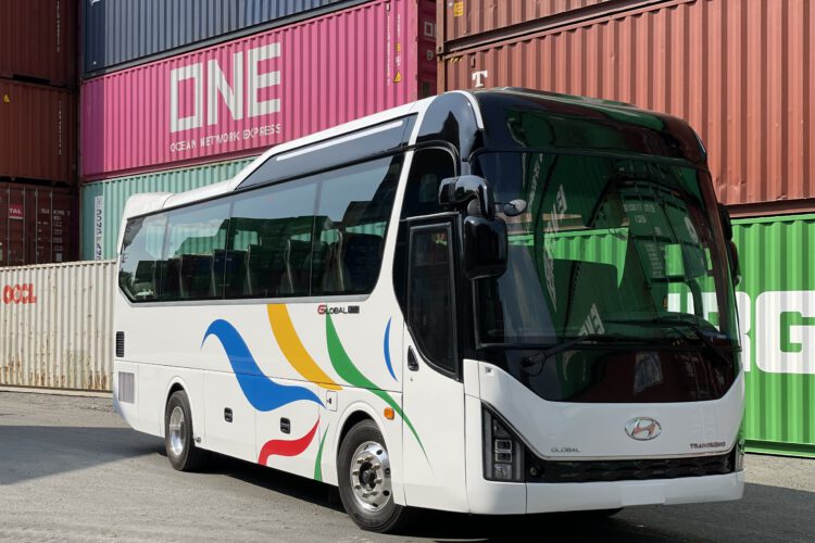Thuê xe Hyundai Express Universe 29 chỗ