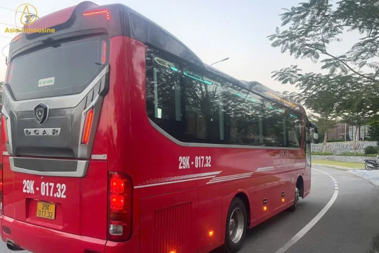 Thuê Xe Limousine Univer Dcar 29 Chỗ