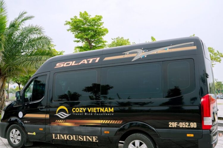 xe limousine 12 chỗ Hyundai Solati
