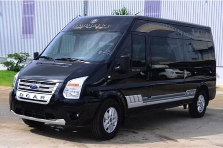 Giá Xe Ford Limousine 9 Chỗ