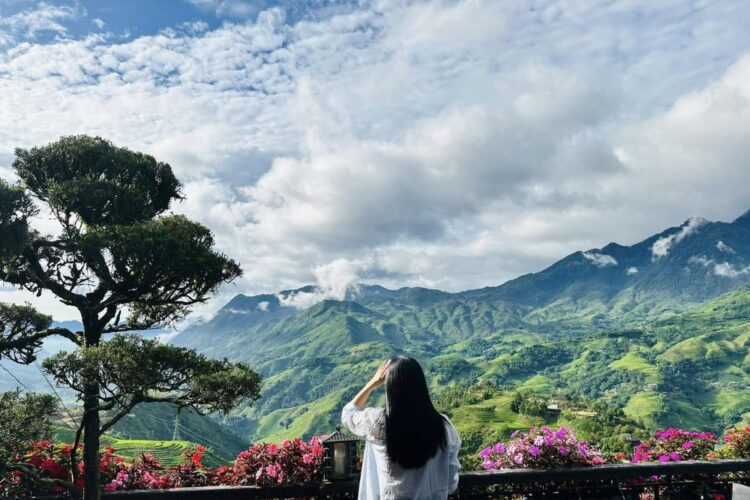 Thuê Xe Limousine Đi Lào Cai