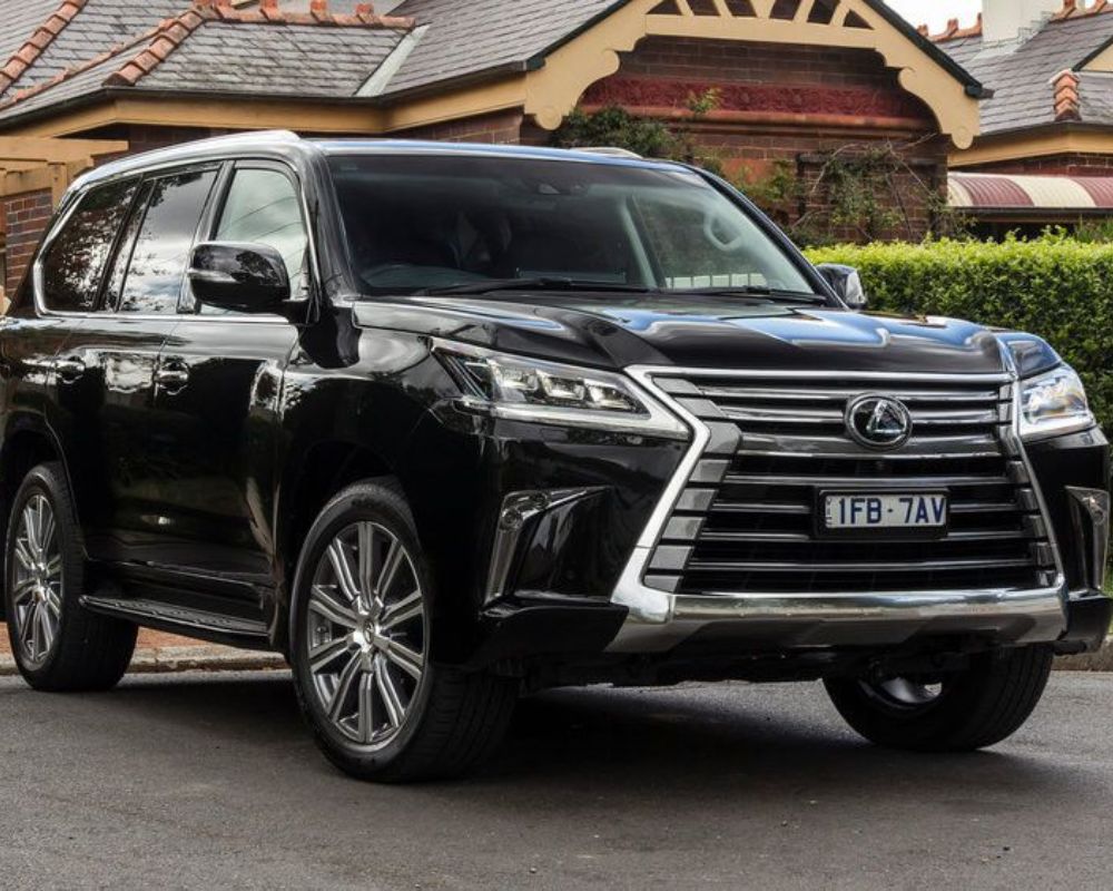 Xe Lexus thiết kế ngoại thất sang trọng