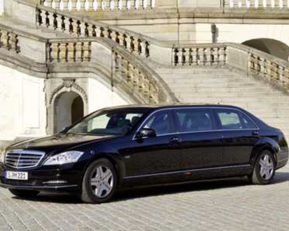 Xe limousine 3 khoang
