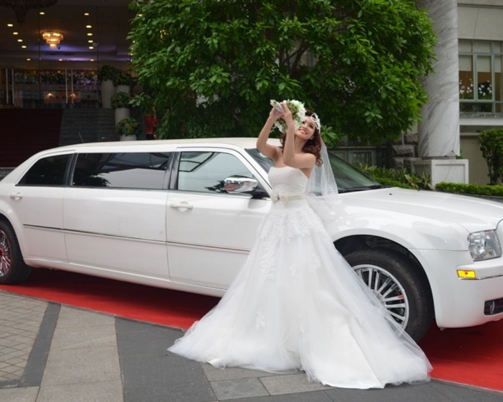 Thuê xe cưới limousine tại Hà Nội