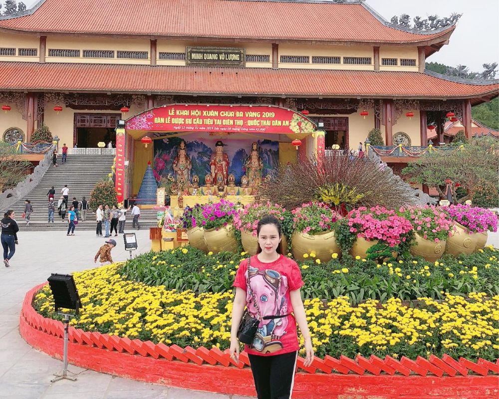 Đi lễ chùa Ba Vàng