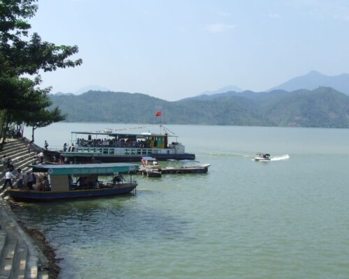 Hồ Núi Cốc