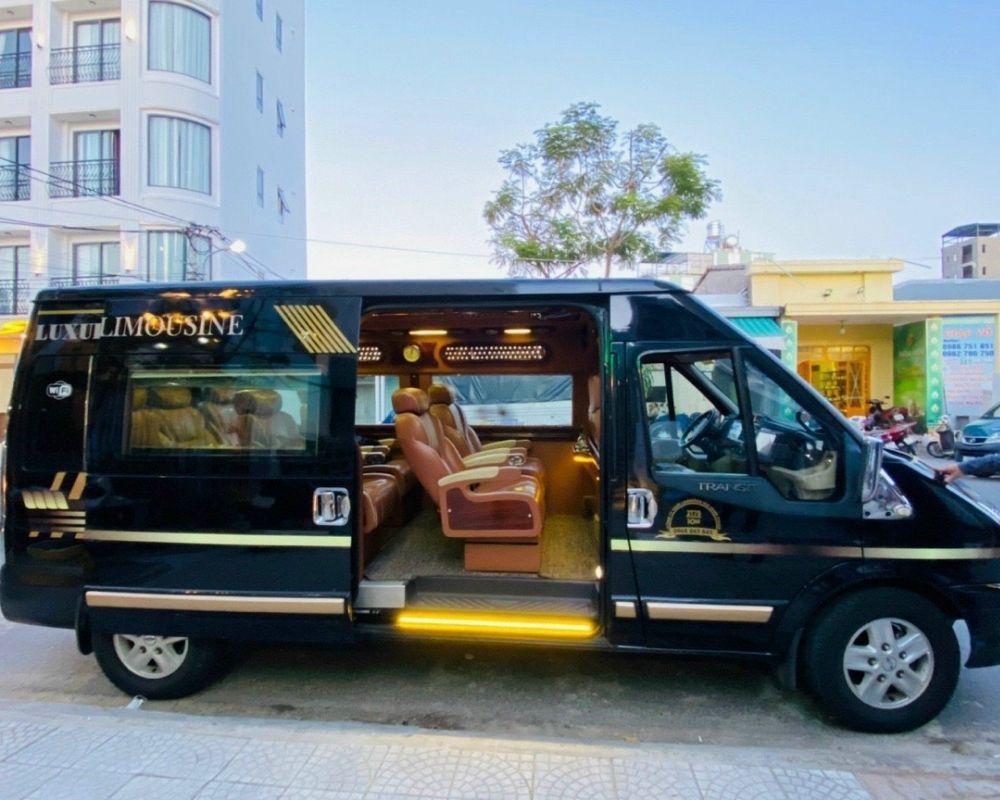 Xe Limousine 9 chỗ đi Hưng Yên
