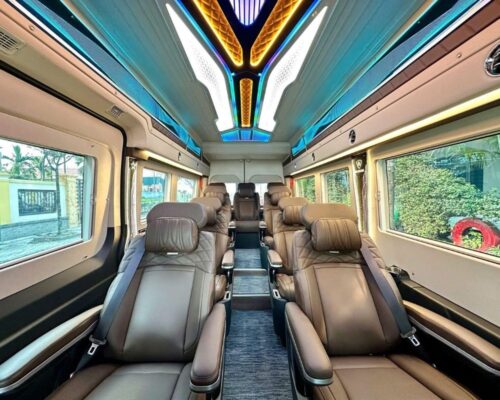 Ghế ngồi bọc bằng da của xe limousine