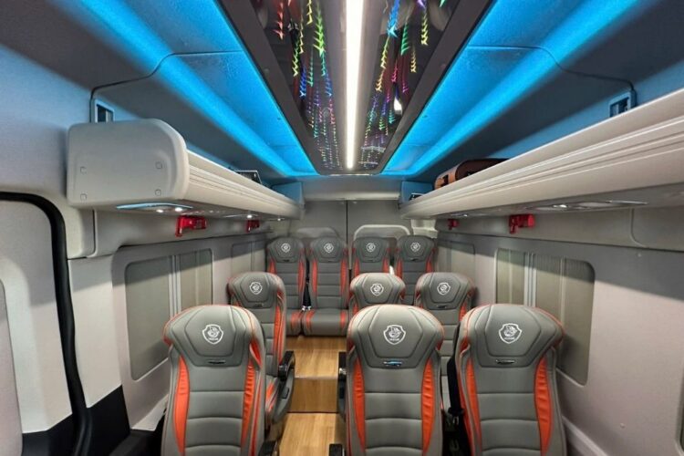 Thuê Xe Du Lịch Limousine 16 Chỗ