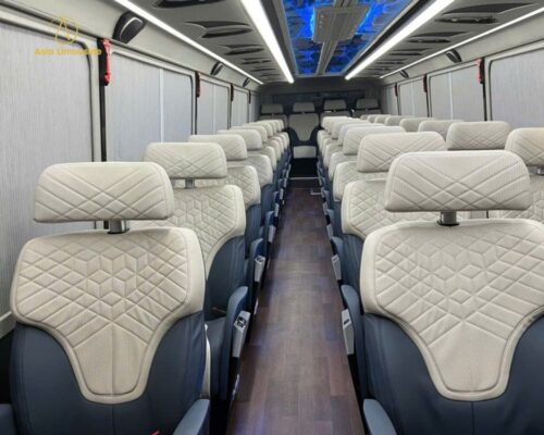 Xe limousine 32 chỗ có chỉnh ghế điện