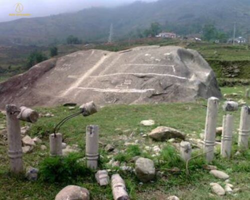 Check in bãi đá cổ Sa Pa