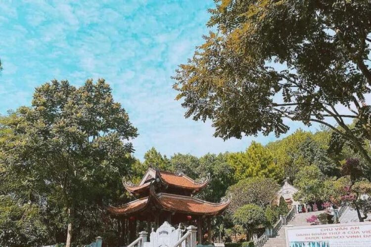 Cho Thuê Xe Limousine Đi Đền Chu Văn An