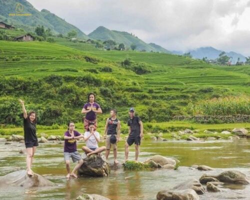 Tham quan suối Mường Hoa