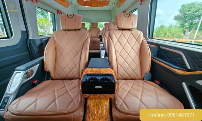 Tận hưởng chuyến đi vui vẻ, thoải  mái với ghế ngồi bọc bằng da cao cấp
