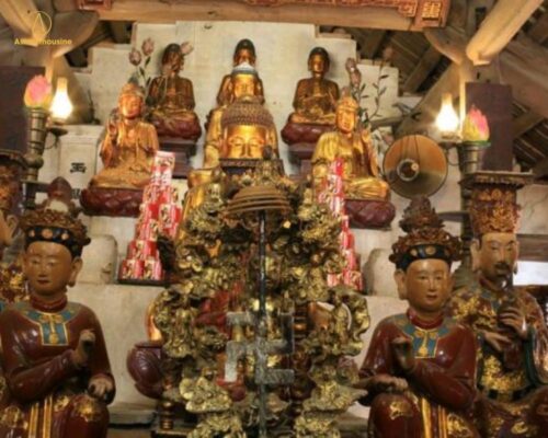 Pho tượng đất tại chùa Nôm