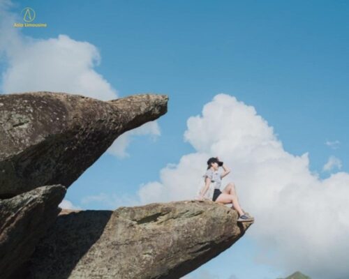 Chụp ảnh với mỏm Cá Heo trong thời tiết nắng đẹp