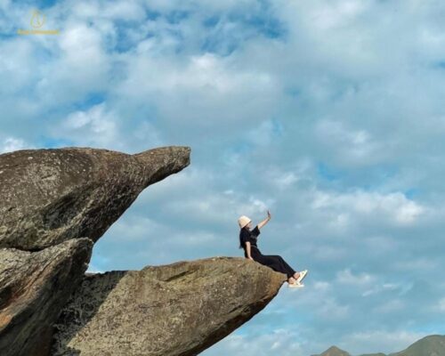 Mỏm Cá Heo Tà Xùa