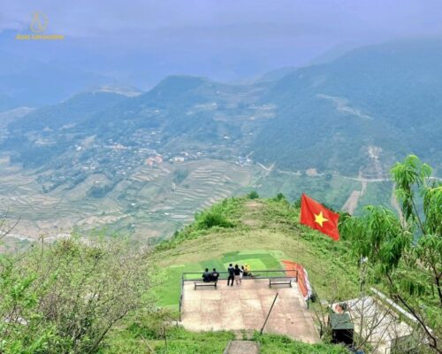 Ngắm nhìn núi rừng Tây Bắc tại Đèo Khau Phạ