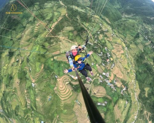 Trải nghiệm dù lượn ngắm toàn cảnh đồi núi Tây Bắc