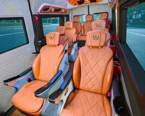 Ghế ngồi bọc bằng da màu cam sang trọng